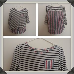 Sz L 3/4 Sleeve Striped Reverse Back Button Blouse